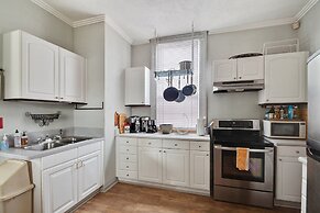 Bywater Home, Parking and Pet Friendly Retreat by RedAwning