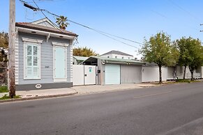 Bywater Home, Parking and Pet Friendly Retreat by RedAwning