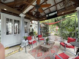 Bywater Home, Parking and Pet Friendly Retreat by RedAwning