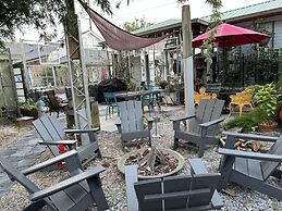 Bywater Home, Parking and Pet Friendly Retreat by RedAwning