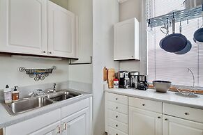 Bywater Home, Parking and Pet Friendly Retreat by RedAwning