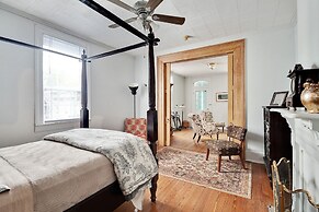 Bywater Home, Parking and Pet Friendly Retreat by RedAwning