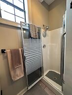 Bywater Home, Parking and Pet Friendly Retreat by RedAwning