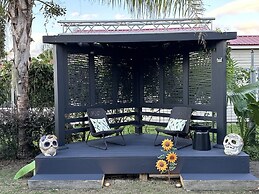 Bywater Home, Parking and Pet Friendly Retreat by RedAwning