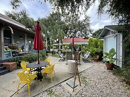 Bywater Home, Parking and Pet Friendly Retreat by RedAwning