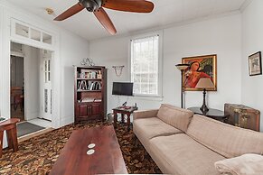Bywater Home, Parking and Pet Friendly Retreat by RedAwning