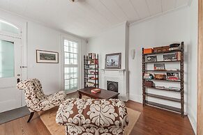 Bywater Home, Parking and Pet Friendly Retreat by RedAwning