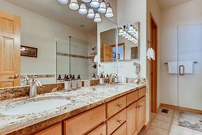 Premiere 2br Townhome - Shuttle To Slopes. Kids Ski Free! 2 Bedroom Co