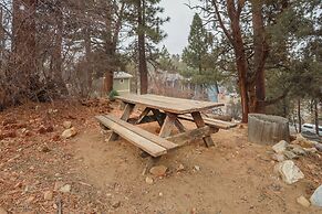 Maple Hill Lodge 2 Bedroom Home by RedAwning