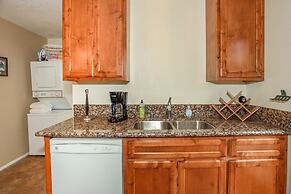 Maple Hill Lodge 2 Bedroom Home by RedAwning