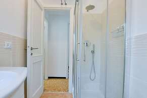 Una finestra su Villa Durazzo