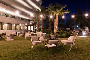 Isla Brown Corinthia Resort & Spa, Curio Collection Hilton