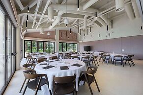 Isla Brown Corinthia Resort & Spa, Curio Collection Hilton
