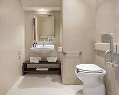 Isla Brown Corinthia Resort & Spa, Curio Collection Hilton