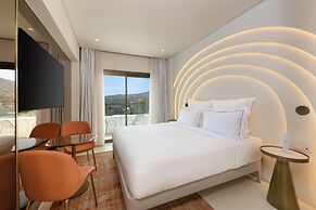 Isla Brown Corinthia Resort & Spa, Curio Collection Hilton