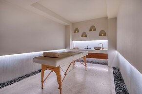 Isla Brown Corinthia Resort & Spa, Curio Collection Hilton