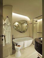 Isla Brown Corinthia Resort & Spa, Curio Collection Hilton