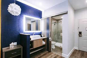Palace Inn Blue Houston East Beltway 8