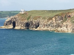 2 Bedroom Chalet - Praa Sands, Cornwall