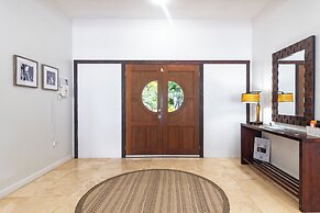 Laru Beya Palmetto Bay