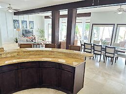 Laru Beya Palmetto Bay