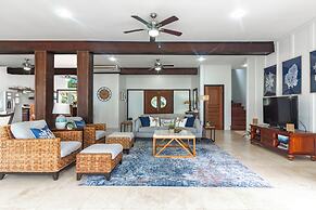 Laru Beya Palmetto Bay