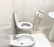 4 Bed Rooms Luxury Apartment Near Colosseum