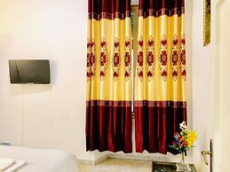 4 Bed Rooms Luxury Apartment Near Colosseum