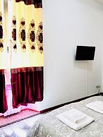 4 Bed Rooms Luxury Apartment Near Colosseum