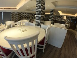 Jewel Kongchen Retreat & Spa