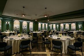 Virgin Hotels New Orleans