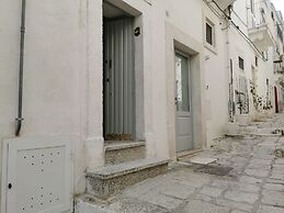 Mirror House Lovely Apartment