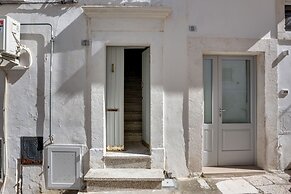 Mirror House Lovely Apartment