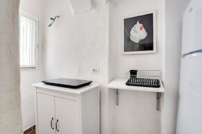 Mirror House Lovely Apartment