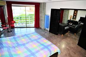 Sea View 4th Floor 1 bed Condo at View Talay 2