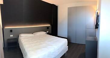 Venice Terminal Apartments & Suites