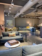 Art House Hotel and Suites