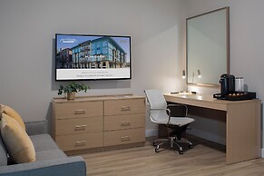 Art House Hotel and Suites