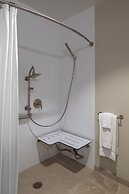 Art House Hotel and Suites