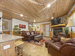 Timberwolf Lodge 6 2 Bedroom Cabin by RedAwning