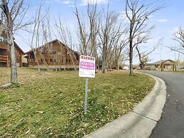 Timberwolf Lodge 6 2 Bedroom Cabin by RedAwning