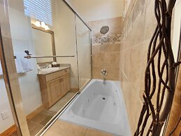 Timberwolf Lodge 6 2 Bedroom Cabin by RedAwning