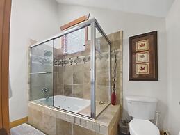 Timberwolf Lodge 6 2 Bedroom Cabin by RedAwning