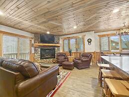 Timberwolf Lodge 6 2 Bedroom Cabin by RedAwning