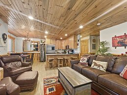 Timberwolf Lodge 6 2 Bedroom Cabin by RedAwning