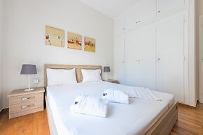 Relaxing Koukaki Apartment by CloudKeys
