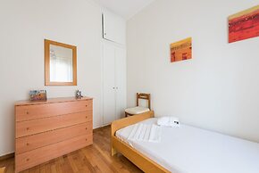 Relaxing Koukaki Apartment by CloudKeys