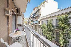 Relaxing Koukaki Apartment by CloudKeys