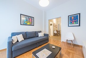 Relaxing Koukaki Apartment by CloudKeys