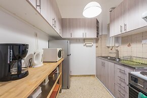 Relaxing Koukaki Apartment by CloudKeys